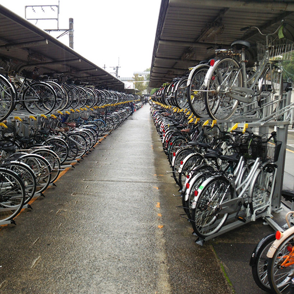 狭いスペースの自転車保管